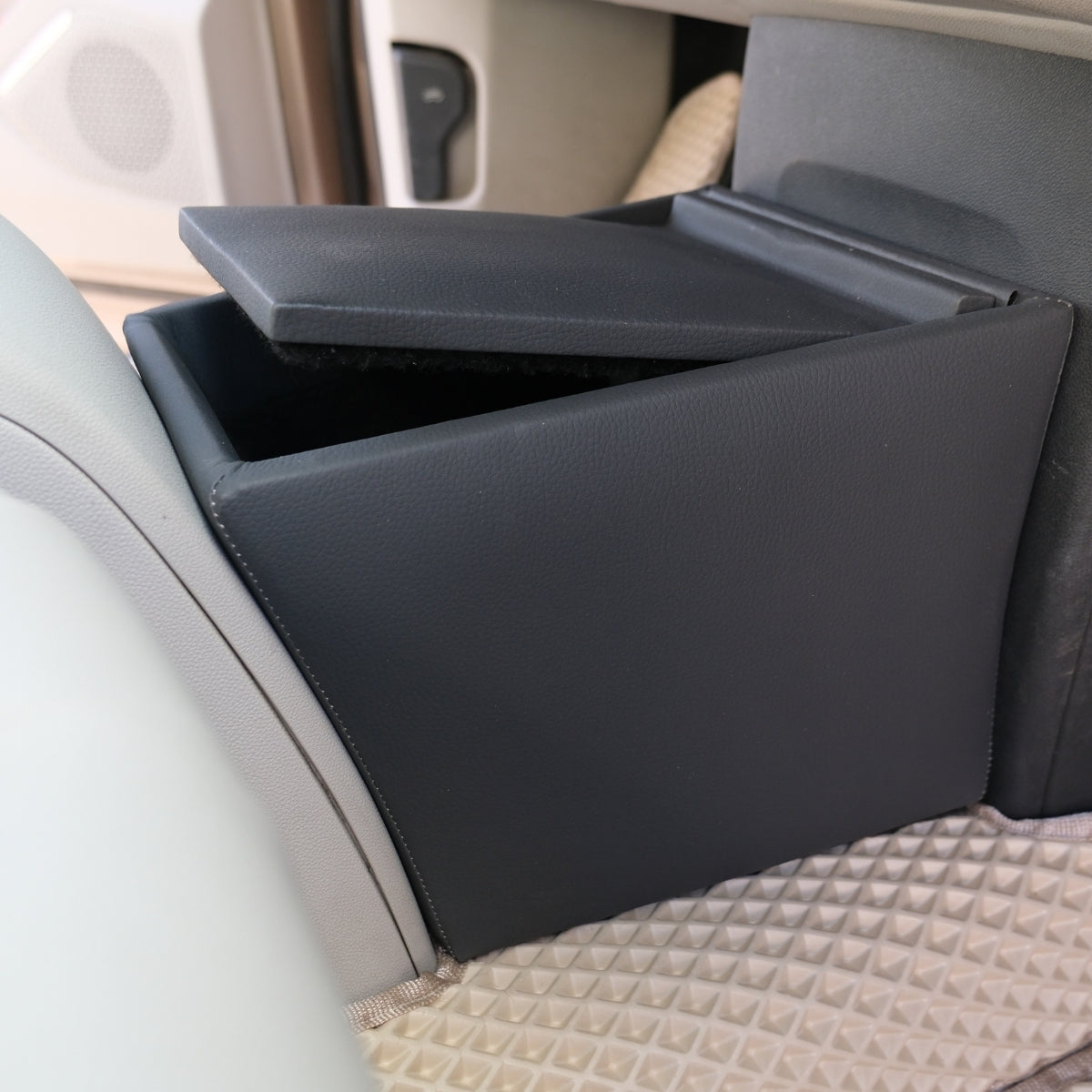 TOGG T10X Tam Uyumlu Ara Konsol Siyah (Antrasit) – Carvion Premium Serisi